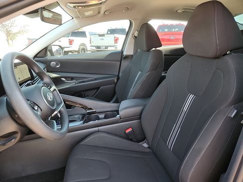 Used 2024 Hyundai Elantra Blue image 7