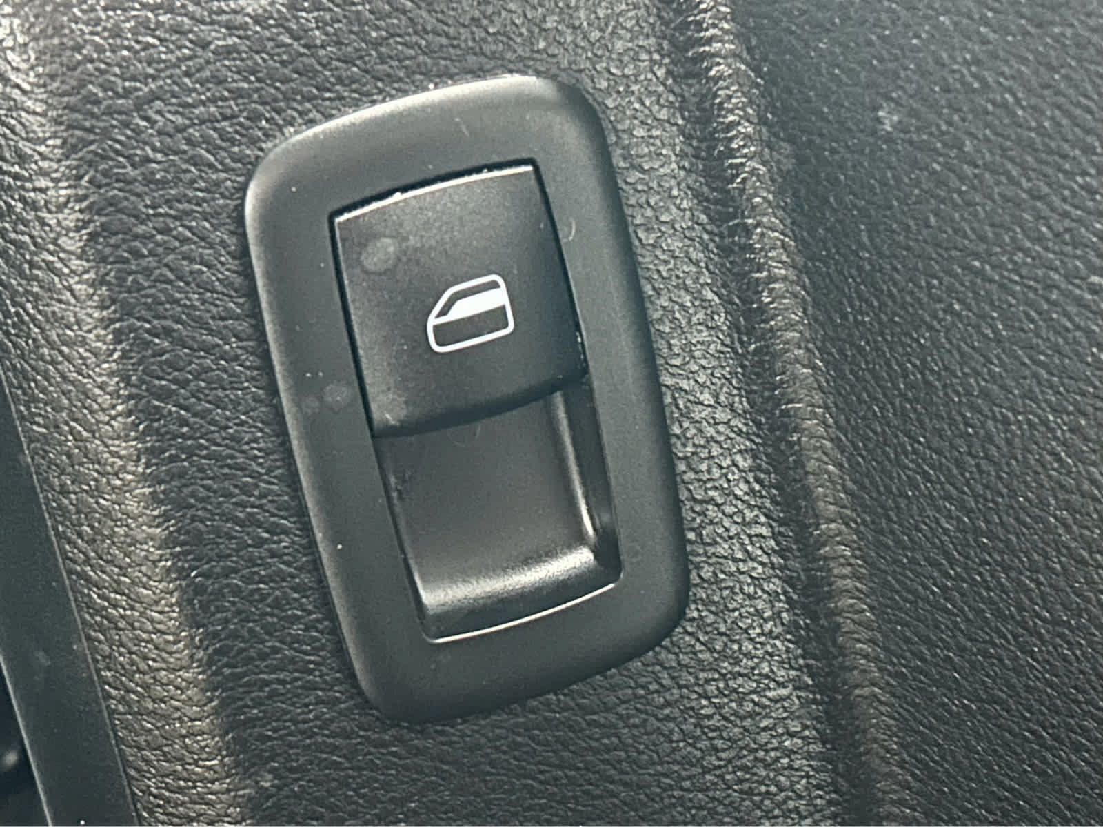 Used 2014 Dodge Grand Caravan SXT w/ UConnect Hands-Free Group FWD image 14