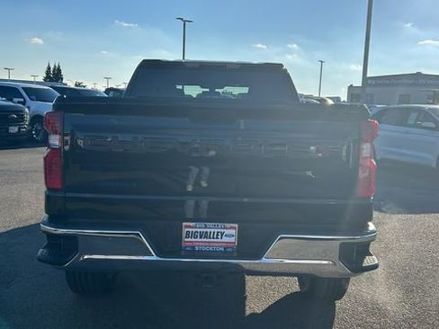 Used 2022 Chevrolet Silverado 1500 LT w/ Bed Protection Package image 4