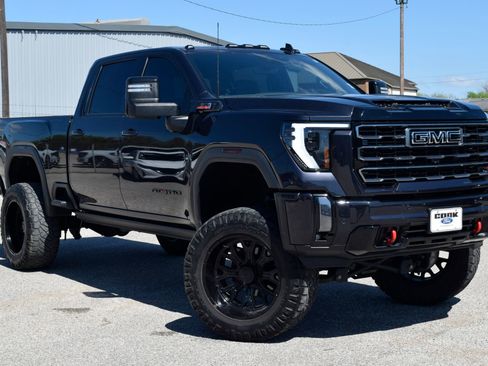 Used 2024 GMC Sierra 2500 AT4 w/ AT4 Premium Plus Package image 3