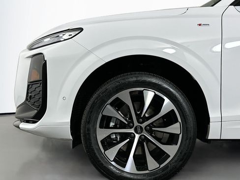 New 2026 Audi Q3 quattro 2.0T AWD/4WD image 11