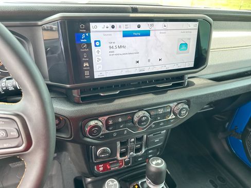 Used 2024 Jeep Wrangler Willys image 16