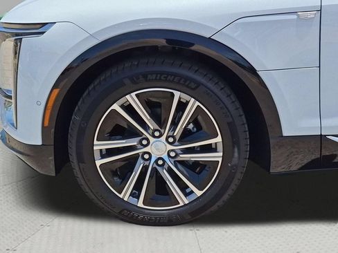 New 2026 Cadillac Lyriq Luxury AWD/4WD image 31