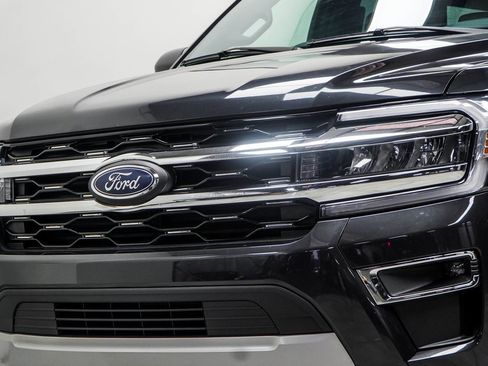 Used 2024 Ford Expedition Max Limited image 2