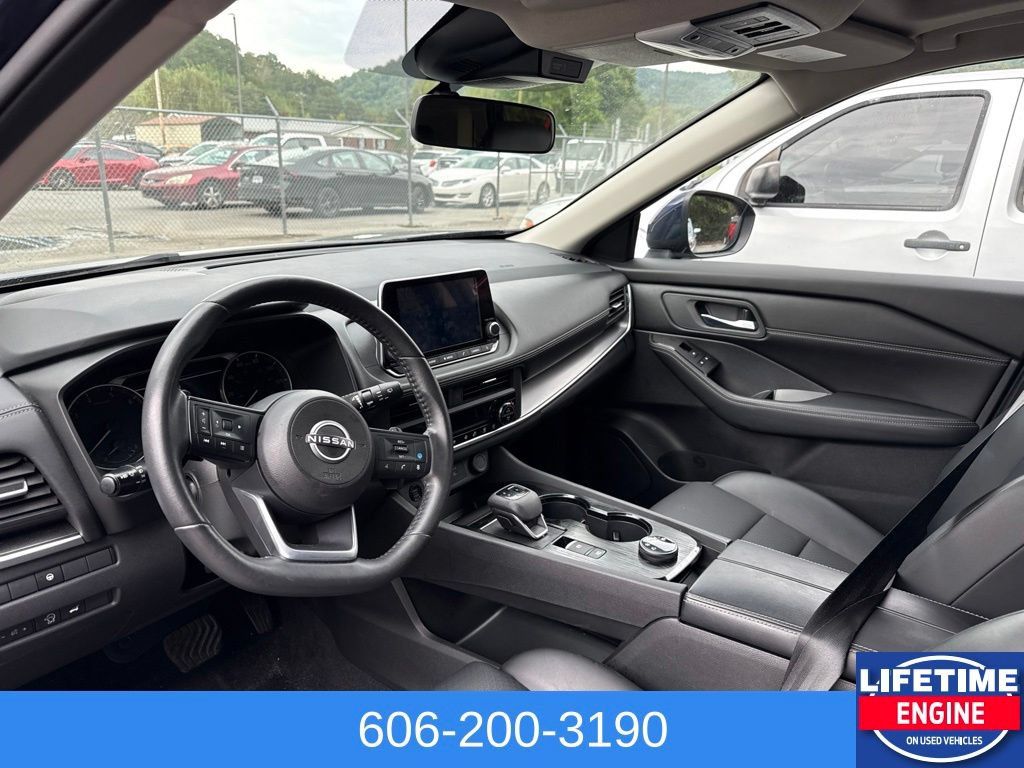Used 2024 Nissan Rogue SV w/ SV Premium Package AWD/4WD image 17