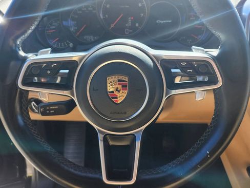 Used 2017 Porsche Cayenne AWD/4WD image 32