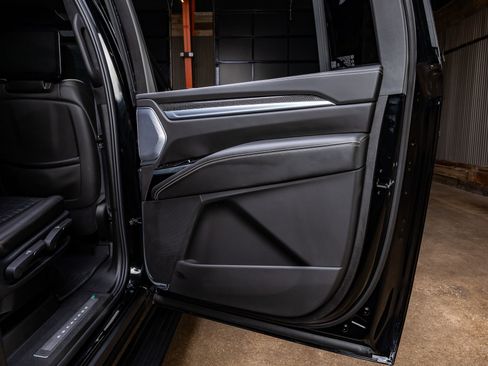 Used 2026 Cadillac Escalade ESV V image 42