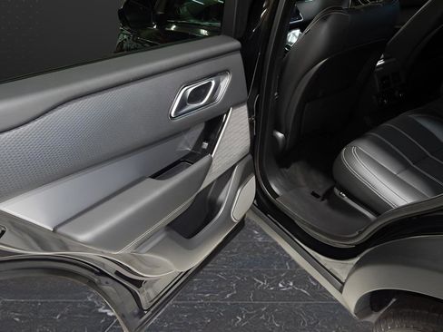 Used 2021 Land Rover Range Rover Velar R-Dynamic S image 34