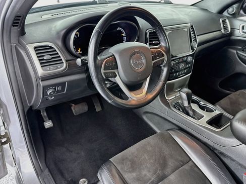 Used 2021 Jeep Grand Cherokee Laredo X AWD/4WD image 9