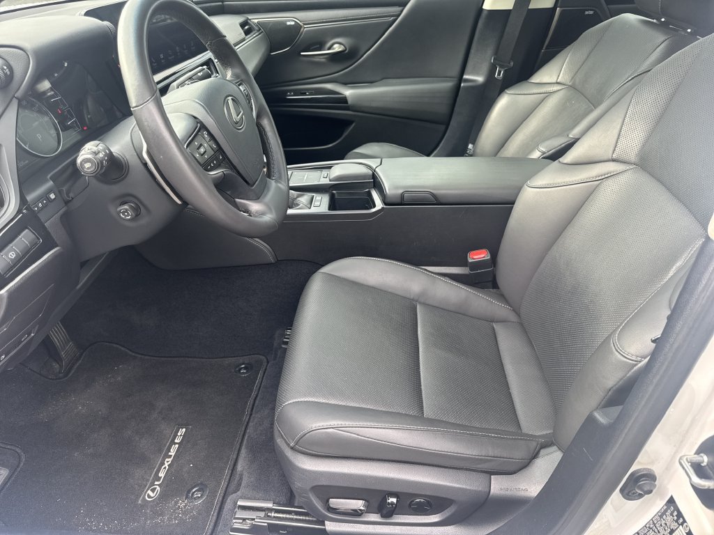 Used 2022 Lexus ES 300h w/ Premium Package FWD image 9