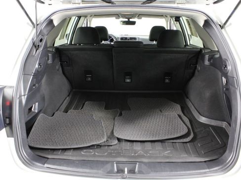 Used 2018 Subaru Outback 2.5i Premium image 15