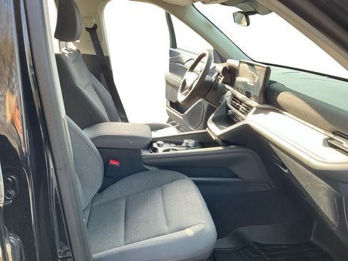 Used 2025 Ford Explorer Active image 15