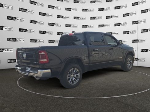 Used 2022 RAM 1500 Laramie AWD/4WD image 5