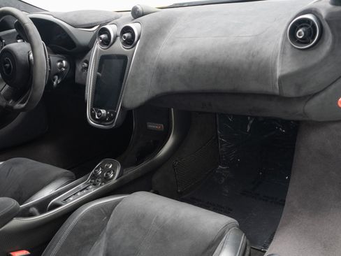 Used 2019 McLaren 600LT RWD image 14