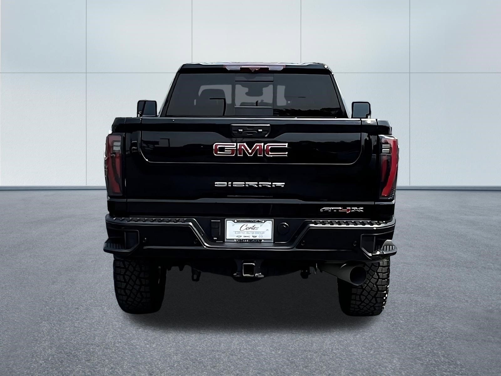 Used 2024 GMC Sierra 2500 AT4X AWD/4WD image 5