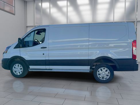 Used 2025 Ford Transit 250 Low Roof w/ Exterior Upgrade Package RWD image 4