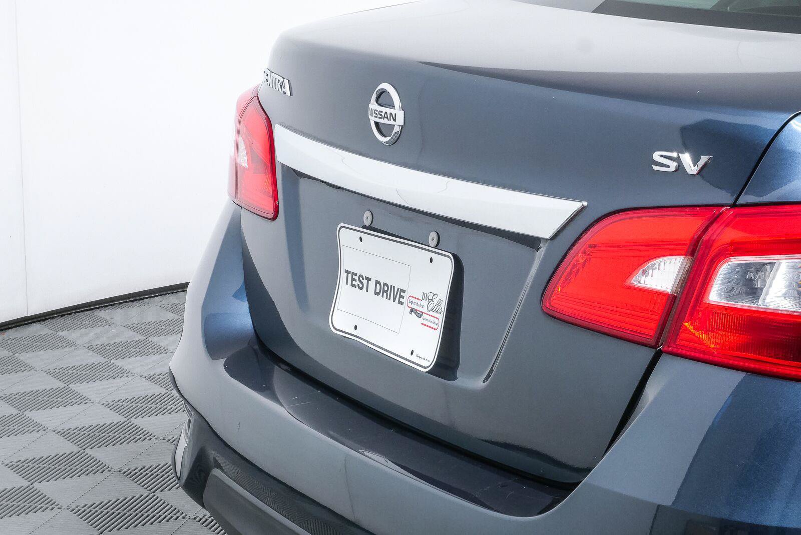 Used 2017 Nissan Sentra SV FWD image 31