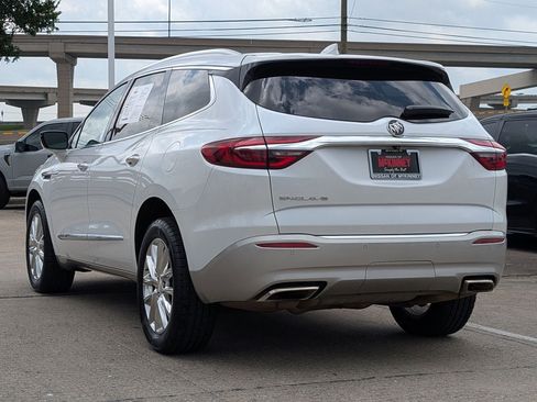 Used 2021 Buick Enclave Premium w/ Sun and Sites Package FWD image 4