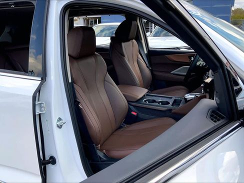 Certified 2025 Acura MDX SH-AWD w/ Technology Package image 8