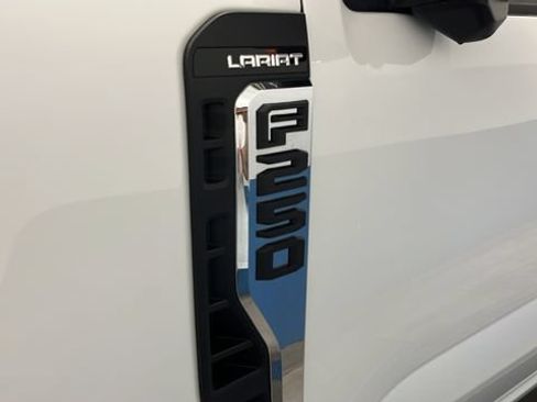 Used 2025 Ford F250 Lariat w/ Lariat Ultimate Package AWD/4WD image 44
