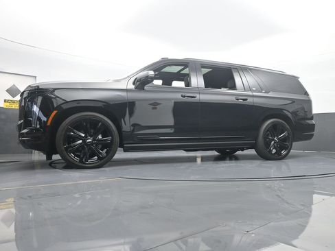 Used 2025 Cadillac Escalade ESV Sport w/ Touring Package image 69