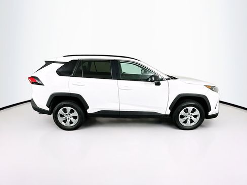 Used 2020 Toyota RAV4 LE image 10