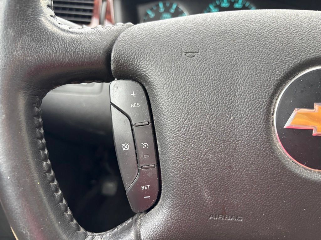 Used 2011 Chevrolet Impala LT FWD image 12