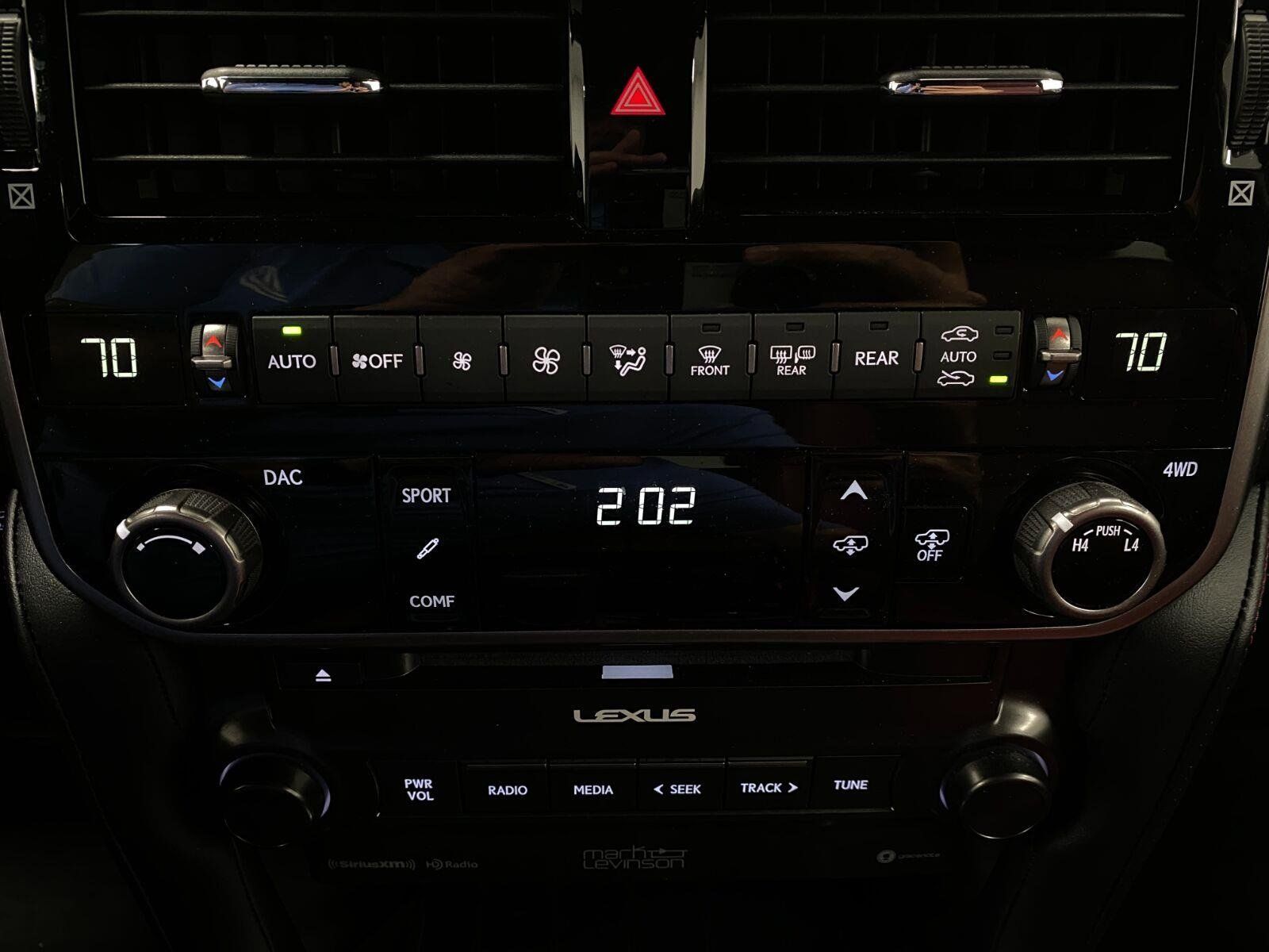 Used 2023 Lexus GX 460 Luxury w/ Sport Design Package AWD/4WD image 26
