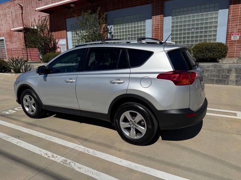 Used 2015 Toyota RAV4 XLE FWD image 3