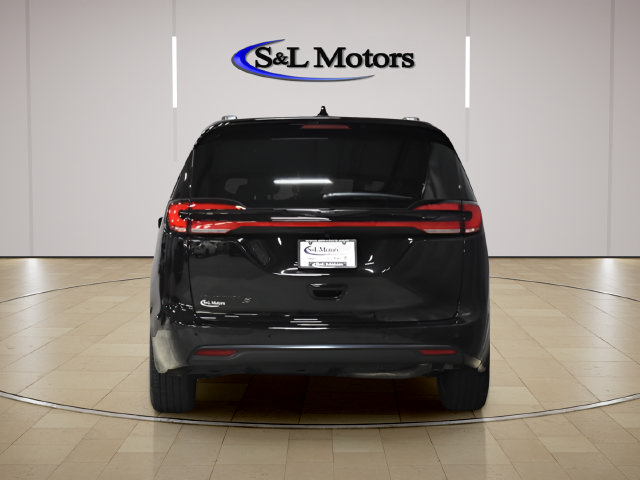 New 2026 Chrysler Pacifica Select w/ S Appearance Package FWD image 6