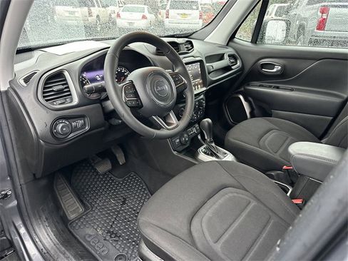Used 2022 Jeep Renegade Latitude image 9