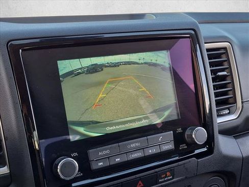 Used 2024 Nissan Frontier SV w/ SV Convenience Package RWD image 18