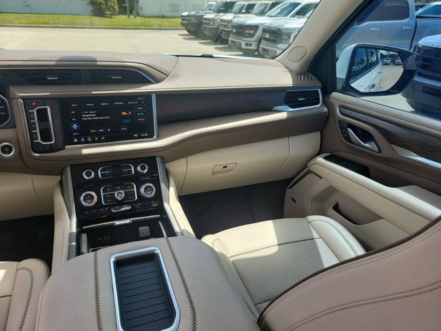 Used 2021 GMC Yukon XL Denali w/ Denali Premium Package RWD image 25
