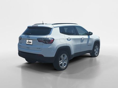 Used 2022 Jeep Compass Latitude w/ Convenience Group AWD/4WD image 4
