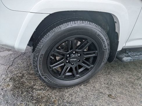 Used 2020 Toyota 4Runner SR5 RWD image 9