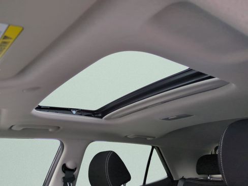 New 2026 Hyundai Venue SEL FWD image 17