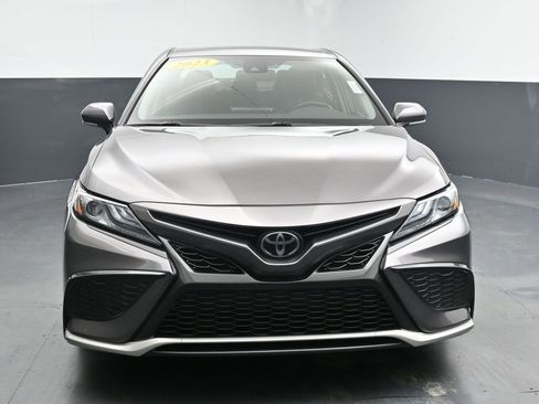 Used 2023 Toyota Camry XSE image 3
