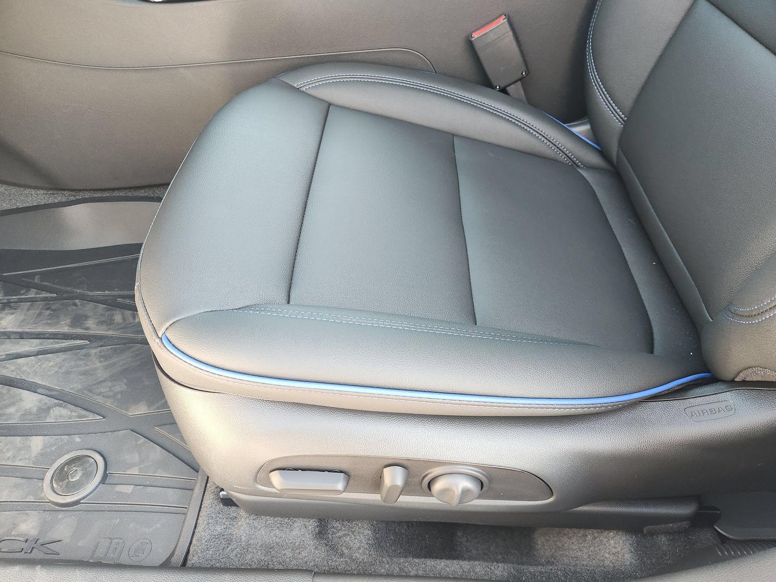 New 2026 Buick Envista Sport Touring w/ Convenience I Package FWD image 29