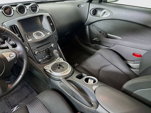 Used 2016 Nissan 370Z w/ Sport Package image 11