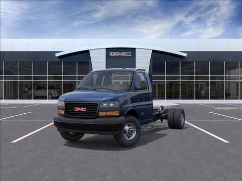 New 2025 GMC Savana 3500 w/ Power Convenience Package image 8