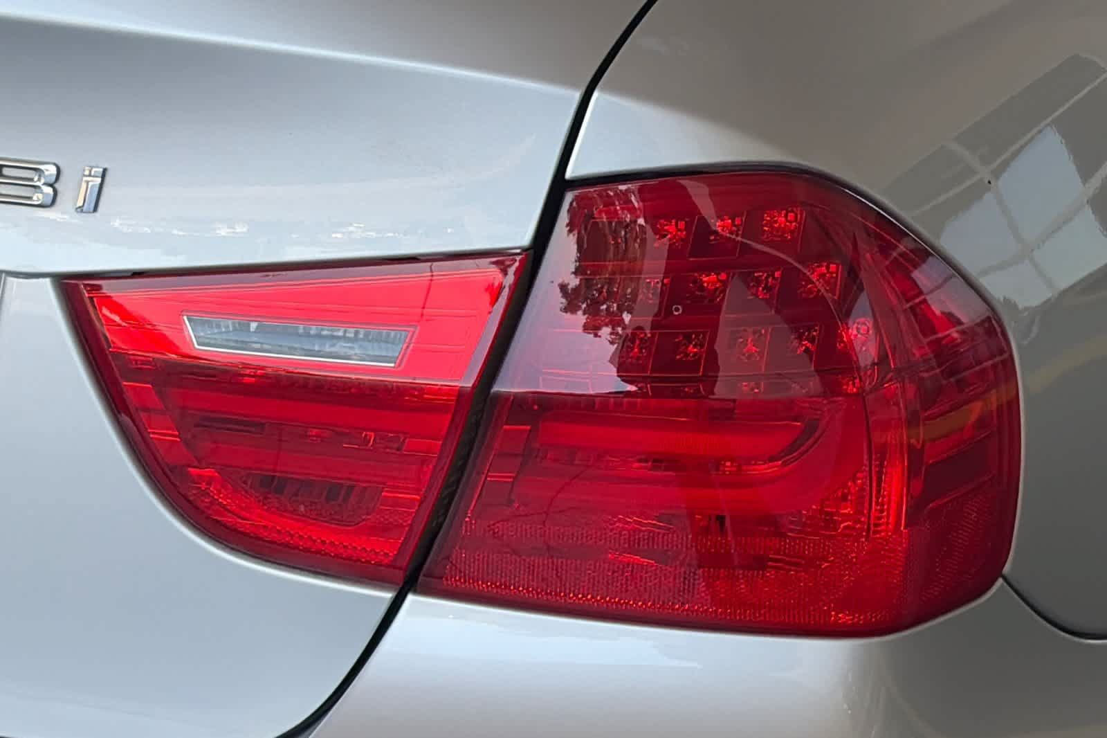 Used 2010 BMW 328i Sedan RWD image 29