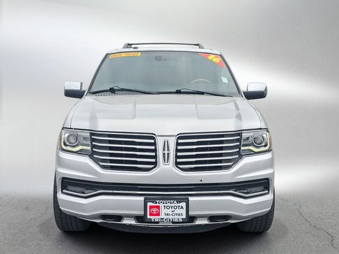 Used 2016 Lincoln Navigator Select AWD/4WD image 8