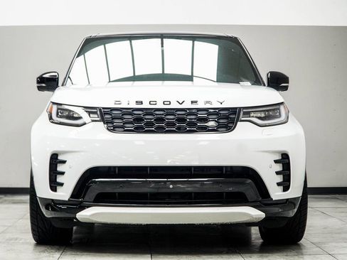 Used 2024 Land Rover Discovery Dynamic SE AWD/4WD image 7