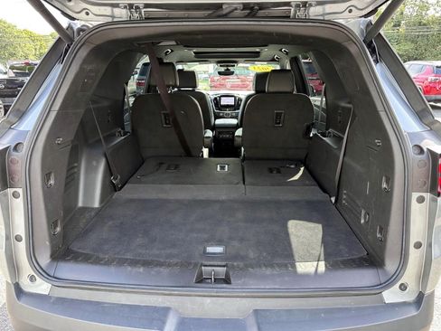 Used 2023 Chevrolet Traverse RS AWD/4WD image 7