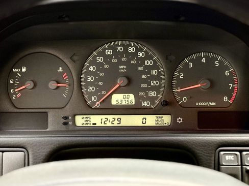 Used 2004 Volvo C70 HT FWD image 16