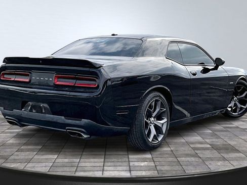 Used 2019 Dodge Challenger R/T RWD image 2