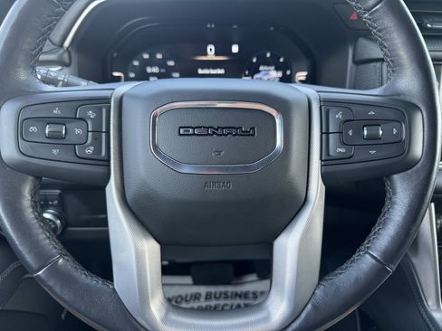 Used 2022 GMC Yukon XL Denali image 24