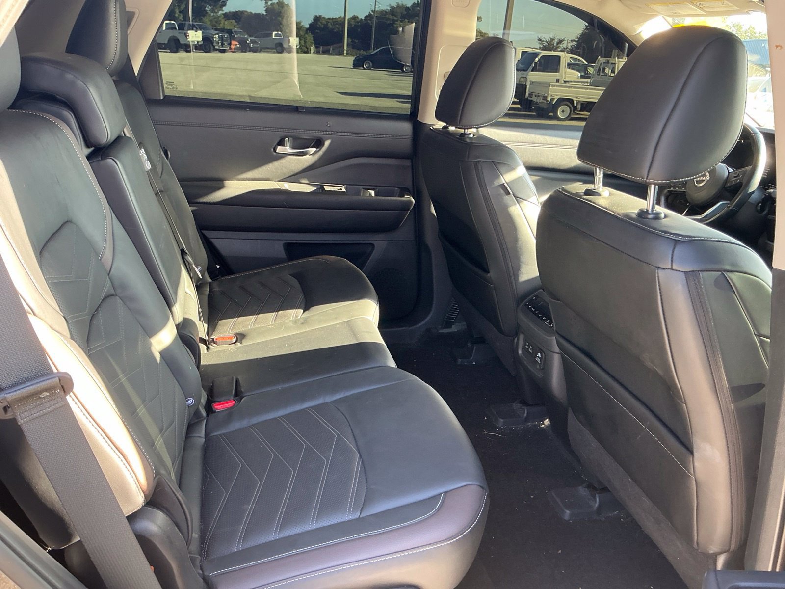 Certified 2024 Nissan Pathfinder Platinum w/ Cargo Package FWD image 17