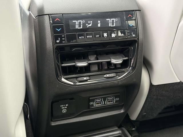 Used 2021 Jeep Grand Cherokee L Overland w/ Luxury Tech Group IV AWD/4WD image 17