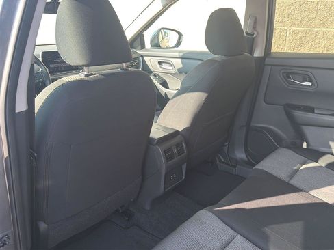 Used 2025 Nissan Rogue SV FWD image 30